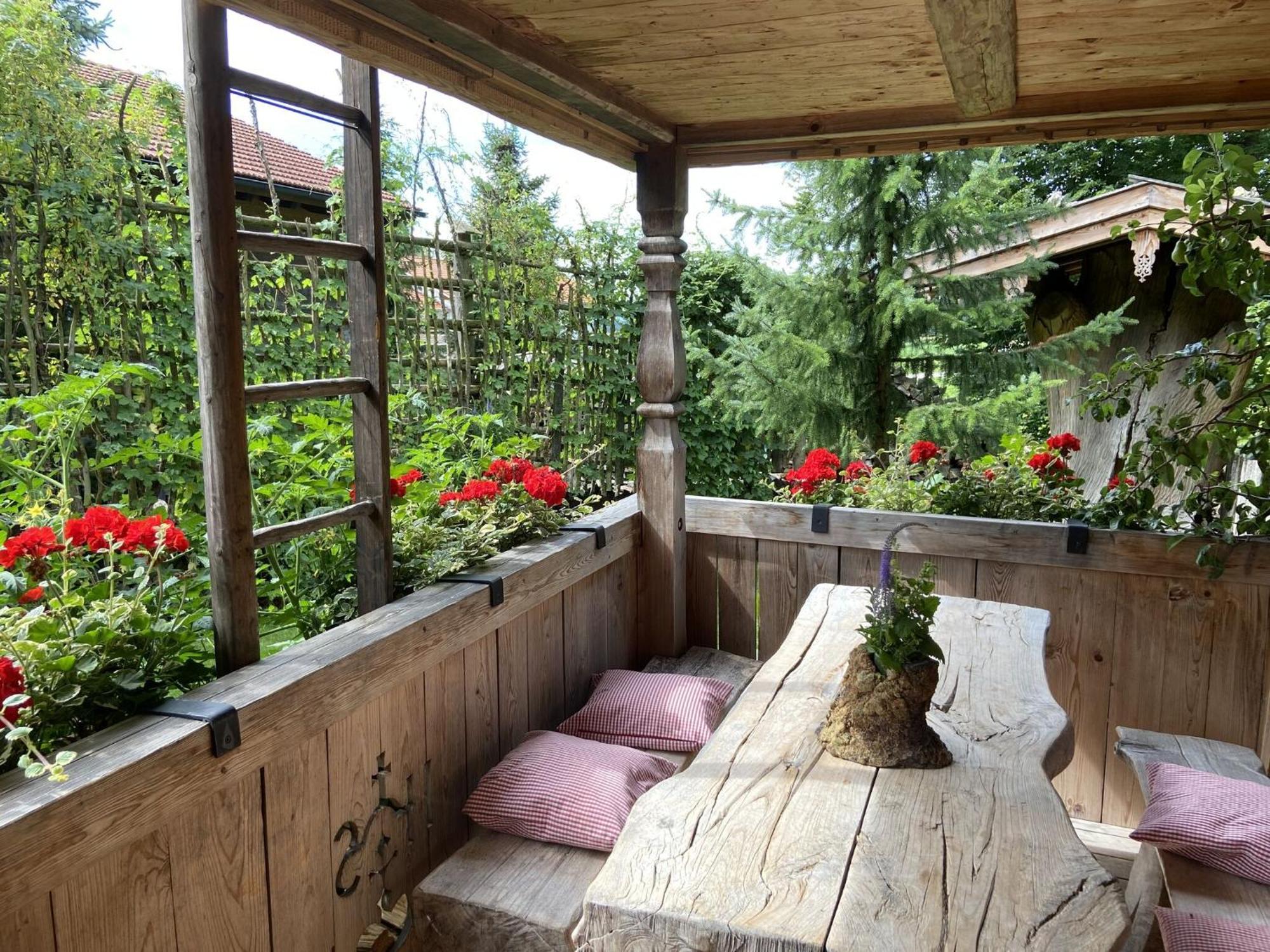 Eco Friendly Chalet Near The Lake In Asten Tittmoning Bagian luar foto