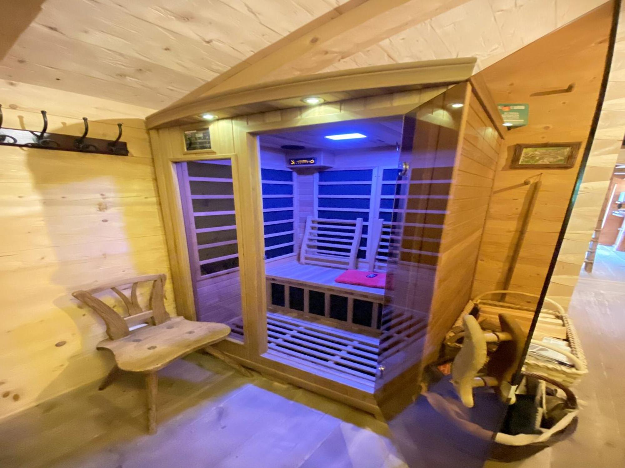 Eco Friendly Chalet Near The Lake In Asten Tittmoning Bagian luar foto